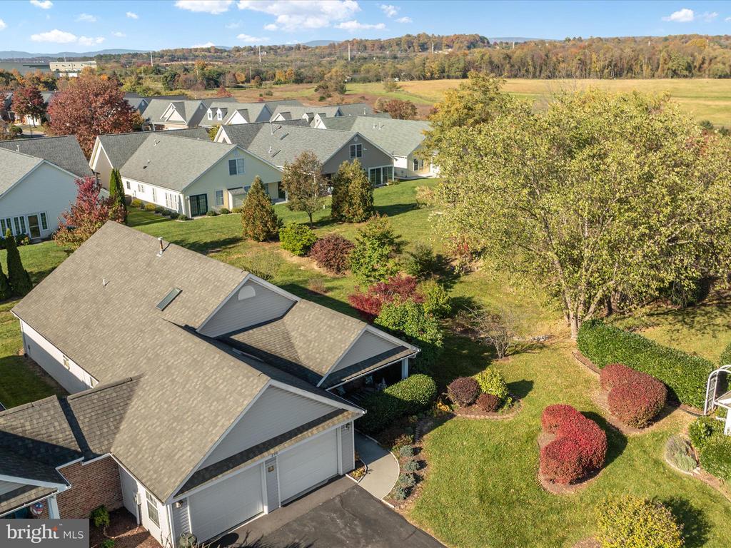 200 Crestwood Ln