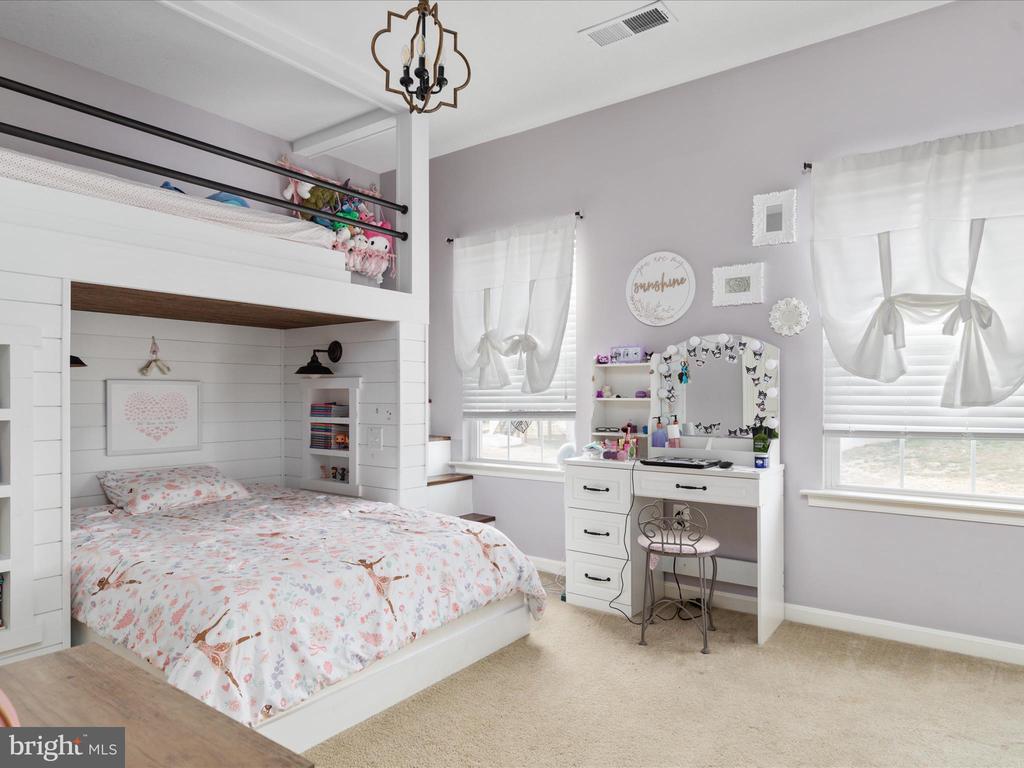 103 Renee Ln