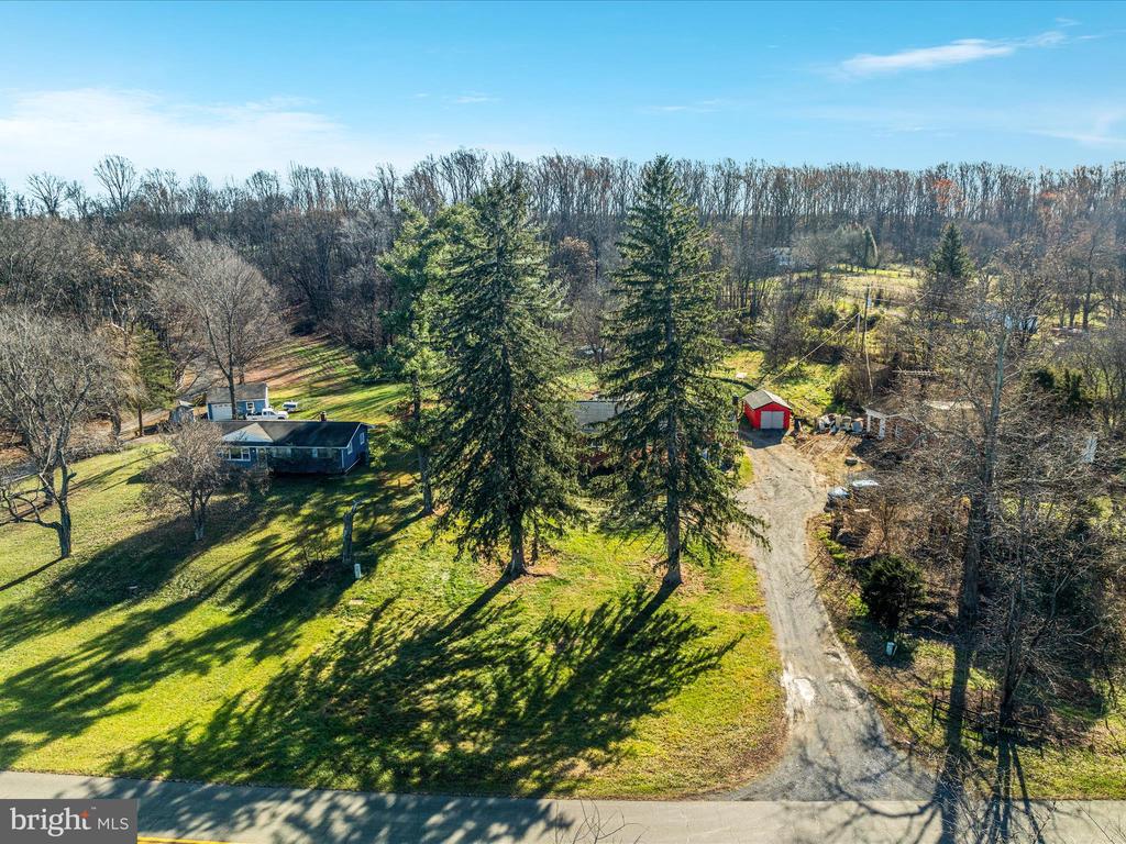 6729 Middle Rd