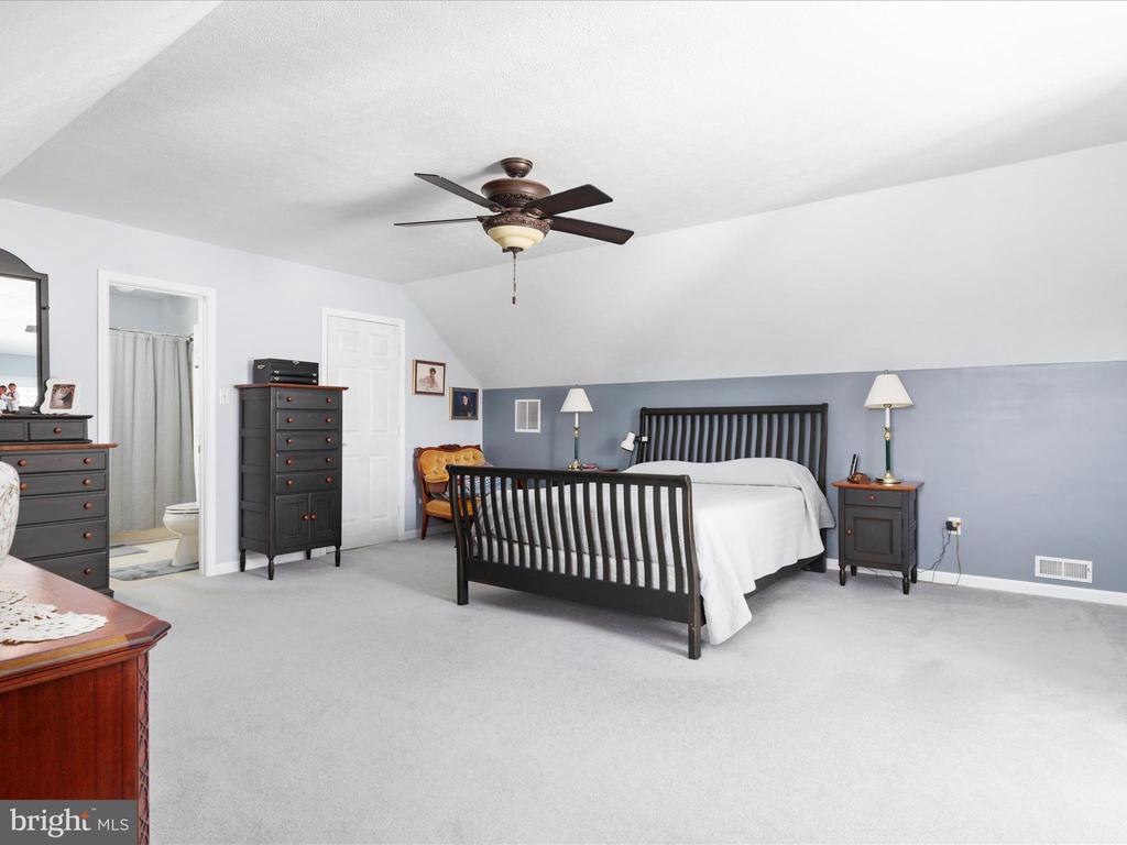 158 Lake Holiday Rd