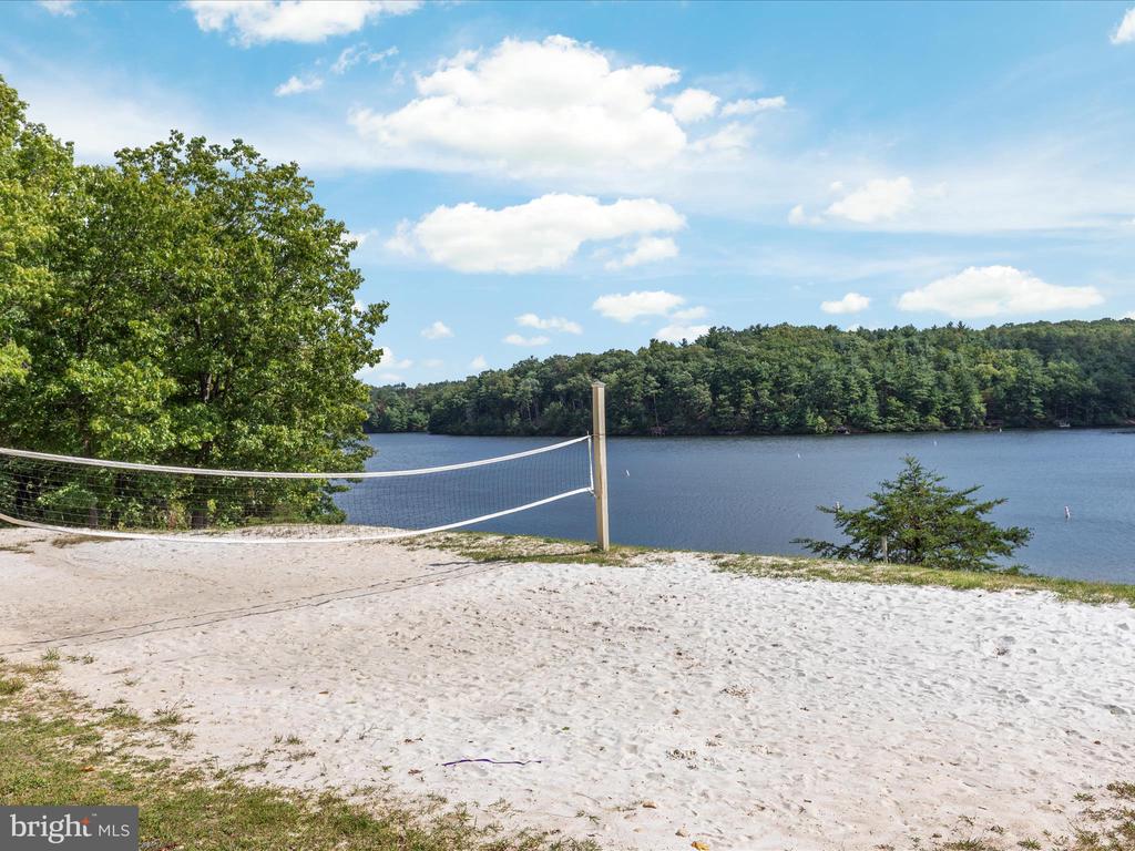 158 Lake Holiday Rd
