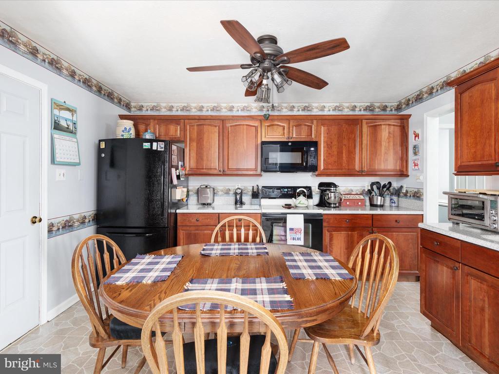 158 Lake Holiday Rd