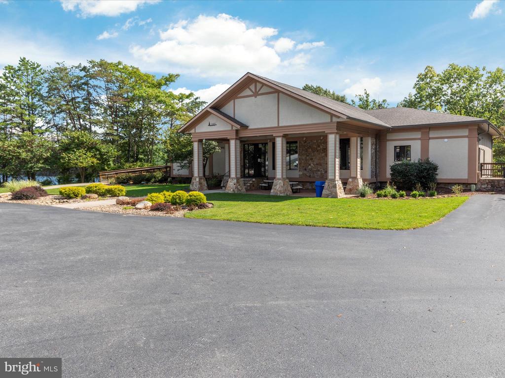158 Lake Holiday Rd