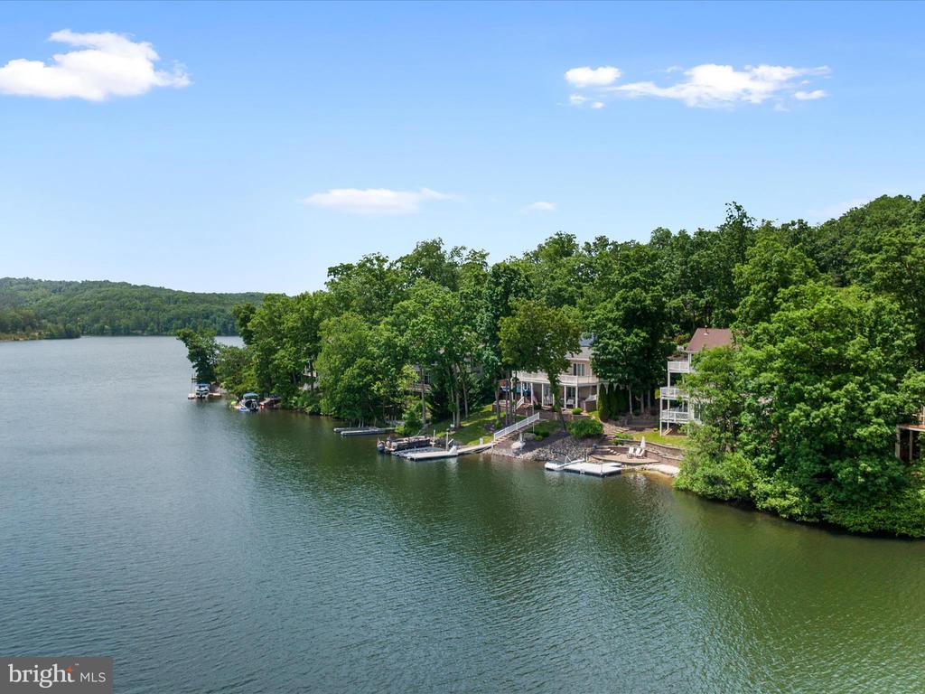 158 Lake Holiday Rd