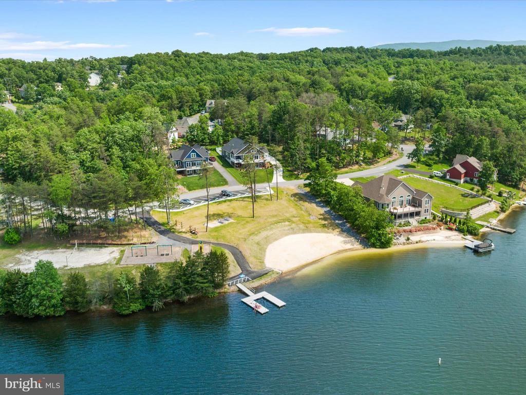 158 Lake Holiday Rd