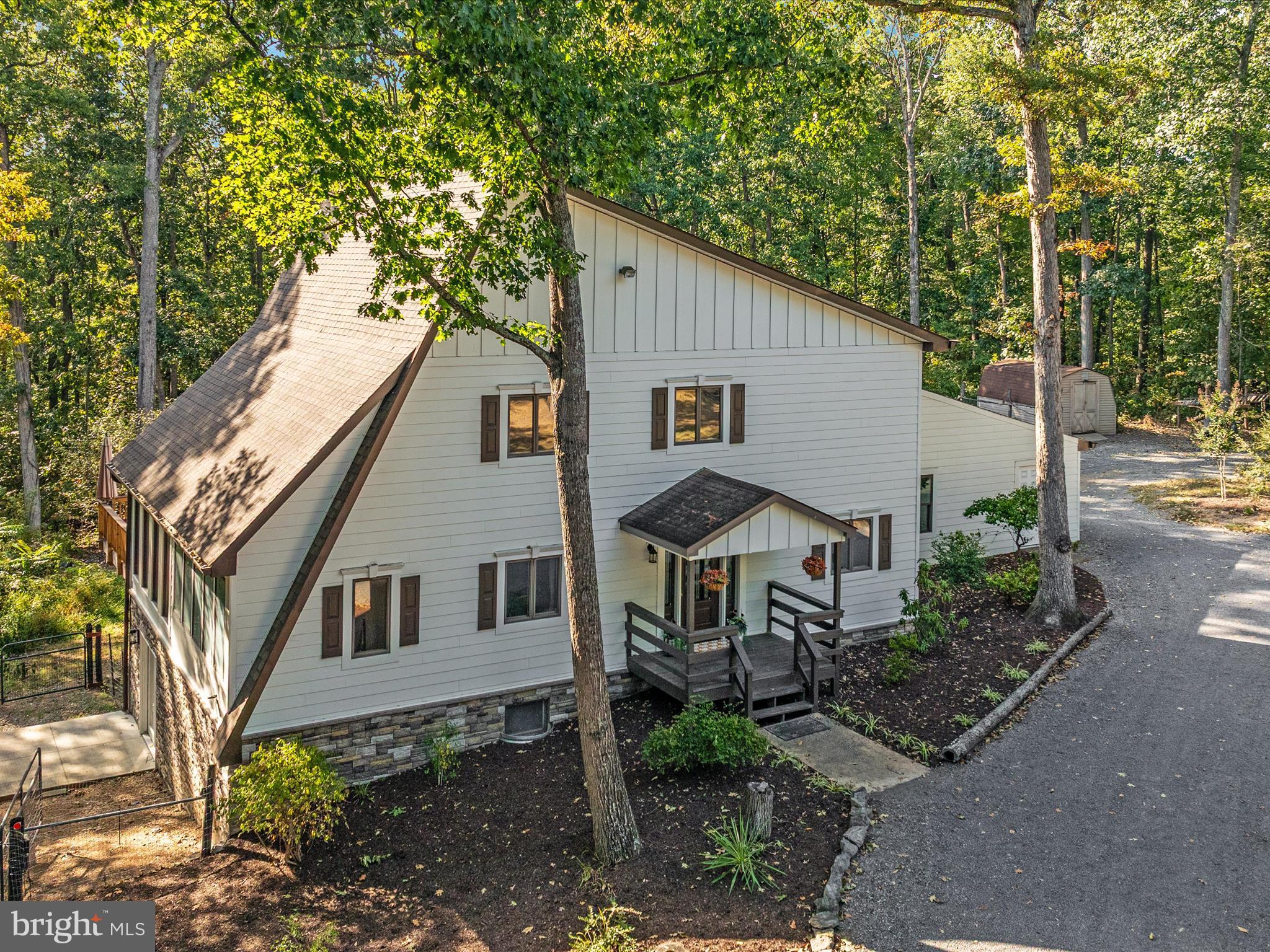 214 WALNUT DRIVE