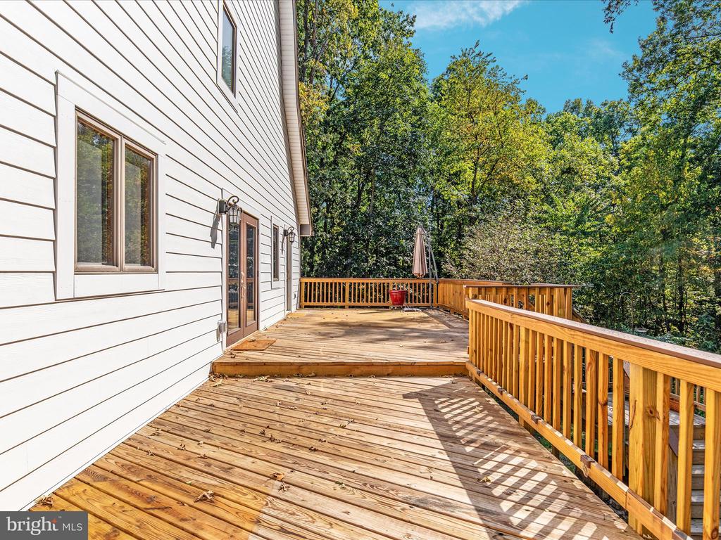 214 WALNUT DRIVE