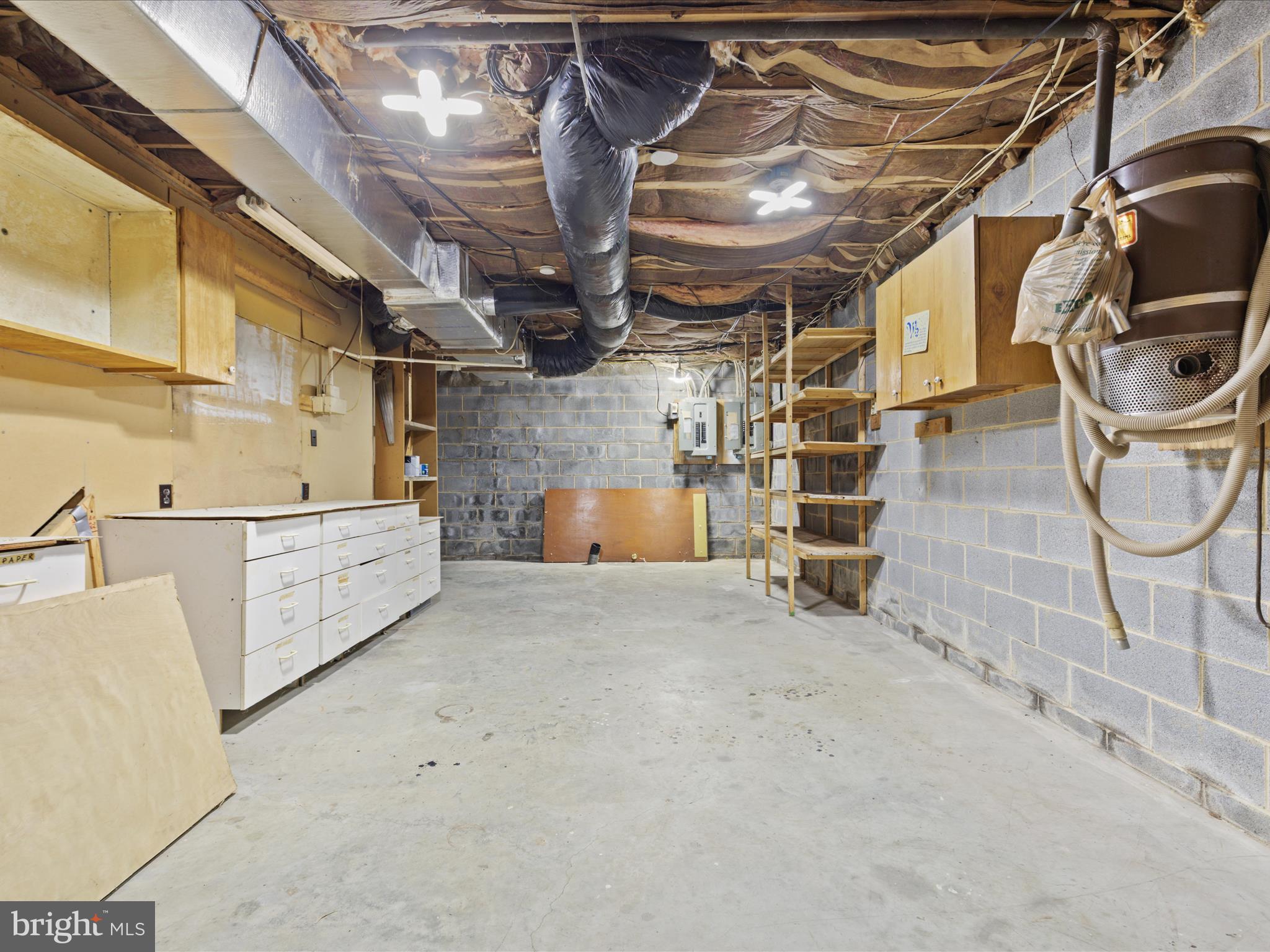 214 WALNUT DRIVE