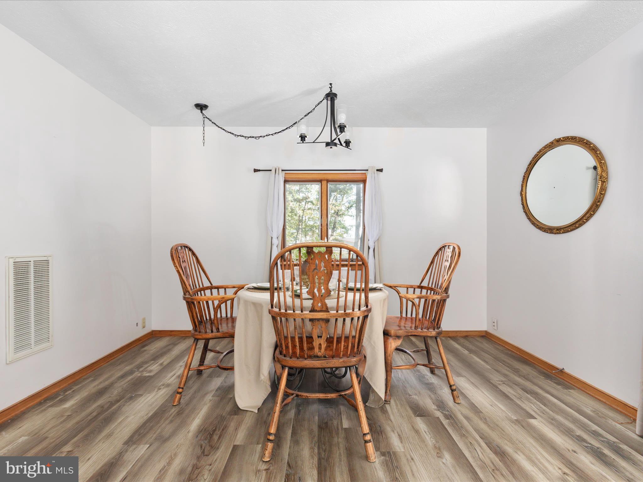 214 WALNUT DRIVE