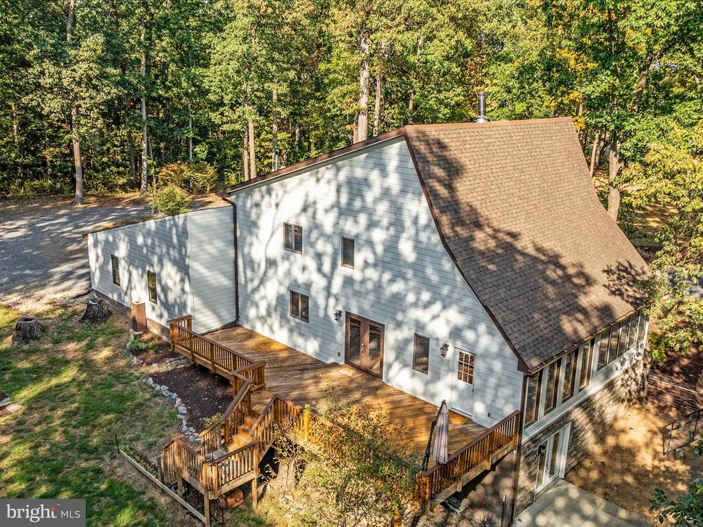 214 WALNUT DRIVE