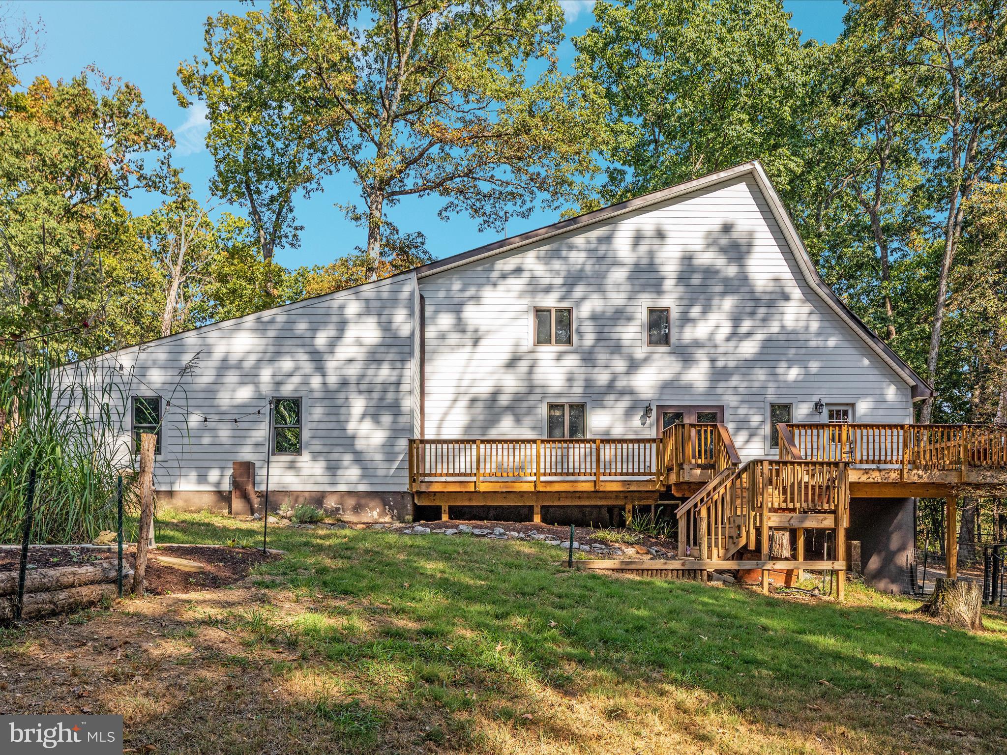 214 WALNUT DRIVE