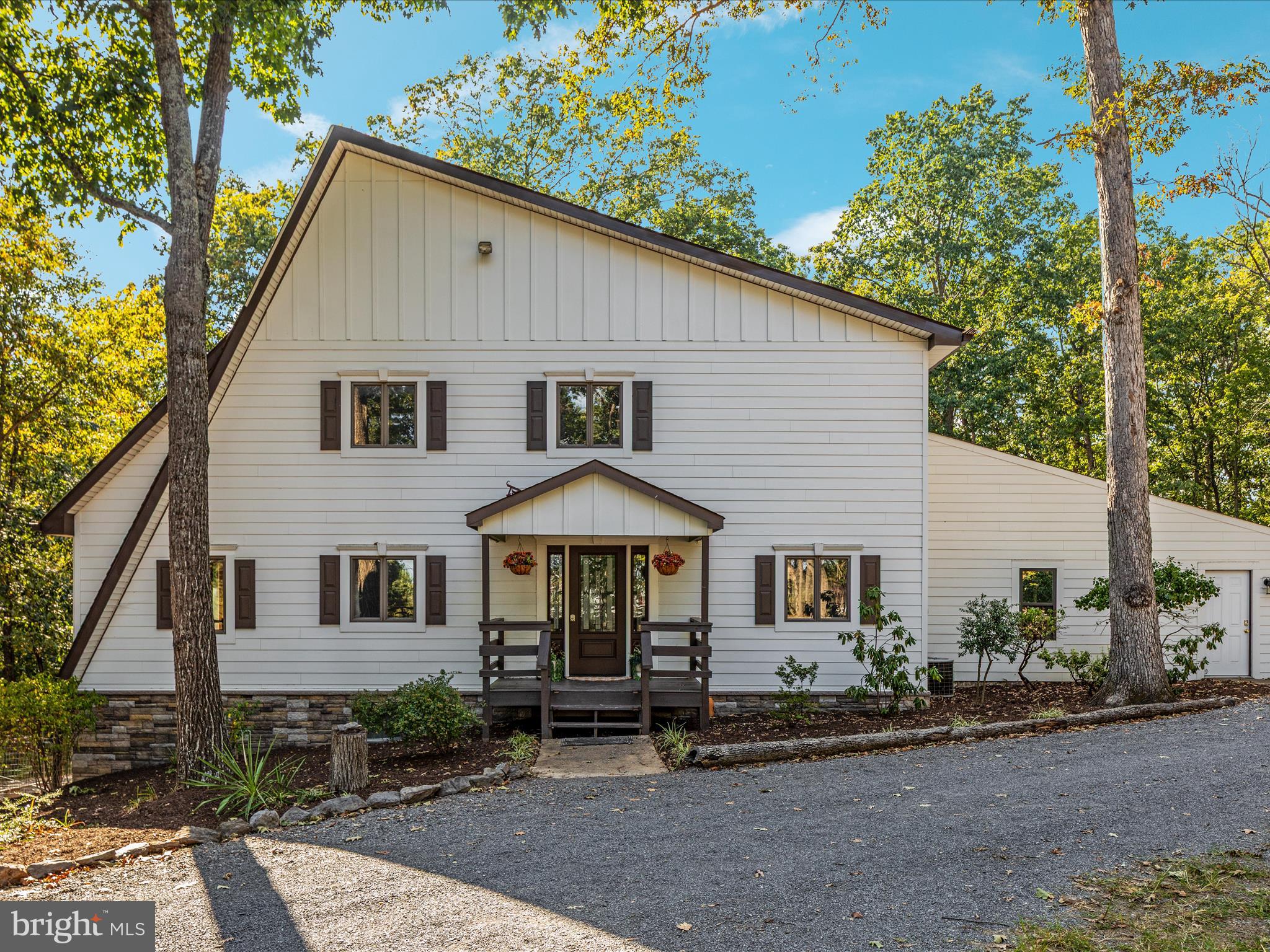 214 WALNUT DRIVE