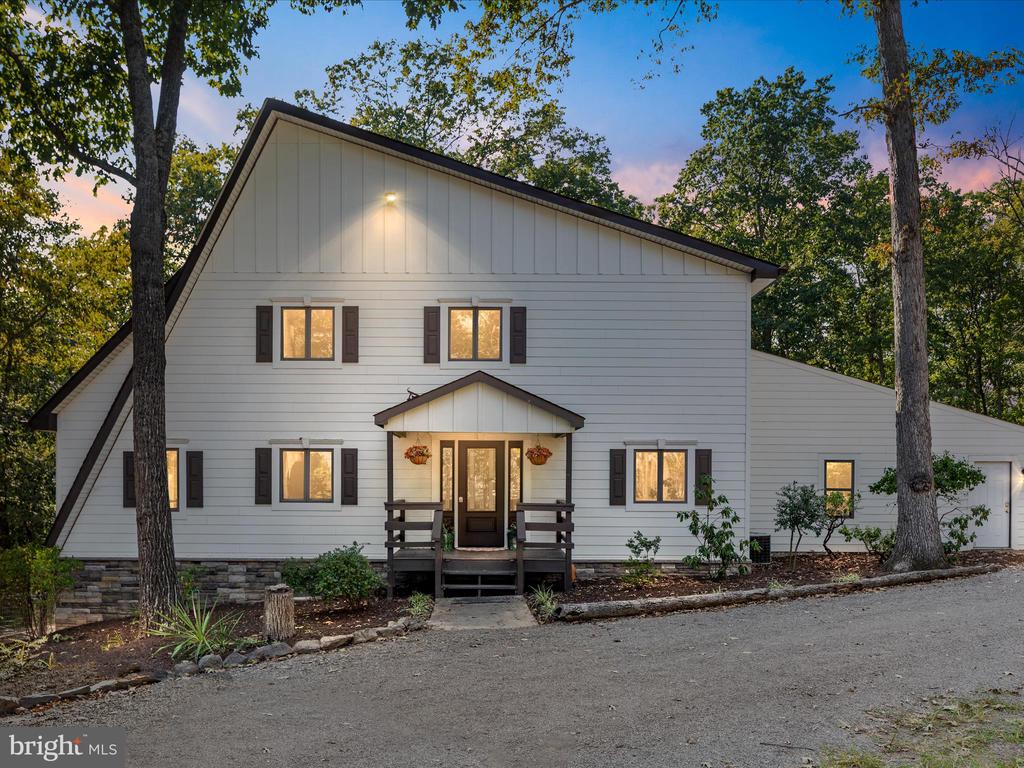 214 WALNUT DRIVE