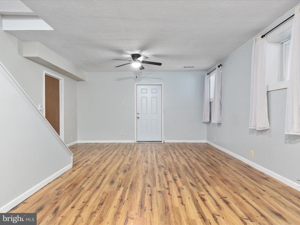 214 WALNUT DRIVE