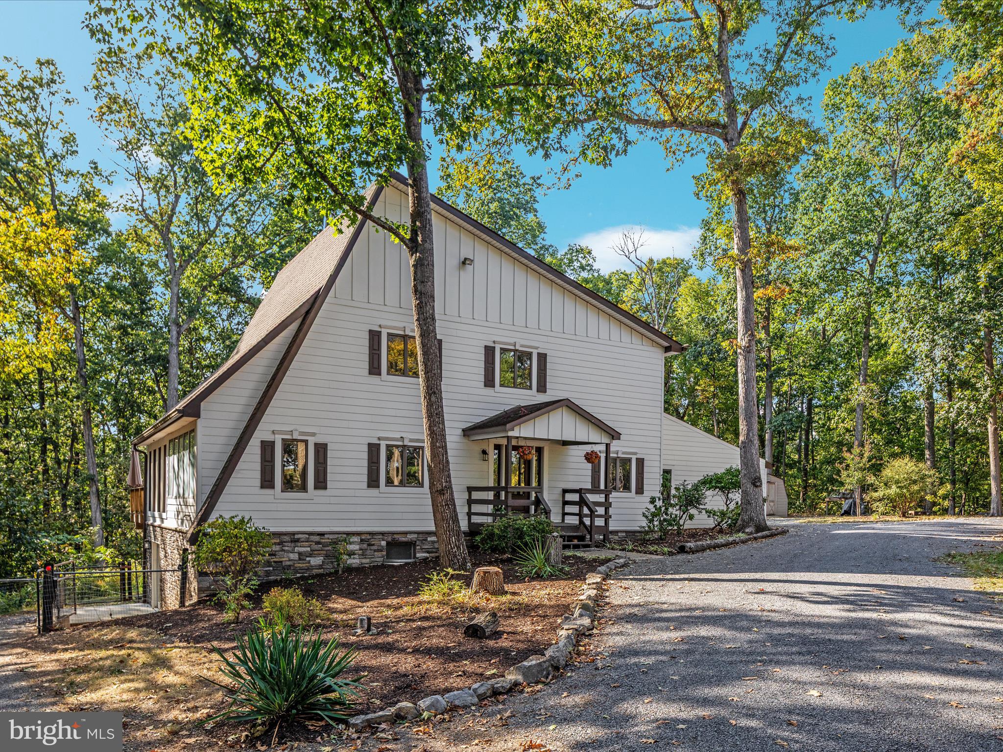 214 WALNUT DRIVE
