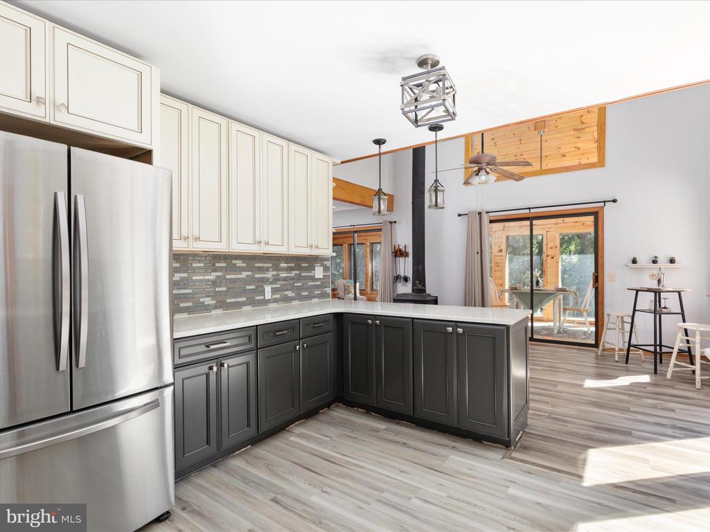 214 WALNUT DRIVE
