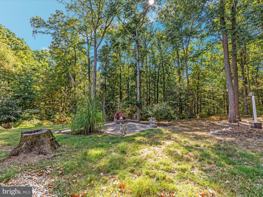 214 WALNUT DRIVE