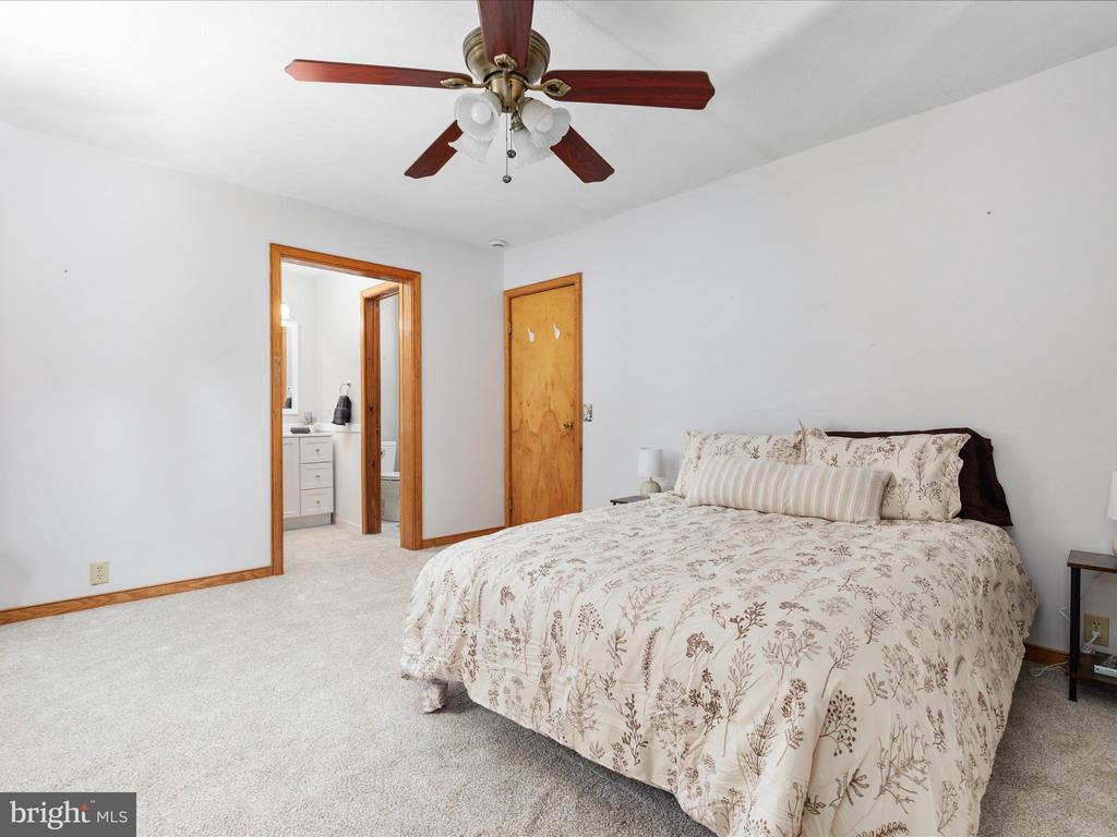 214 WALNUT DRIVE