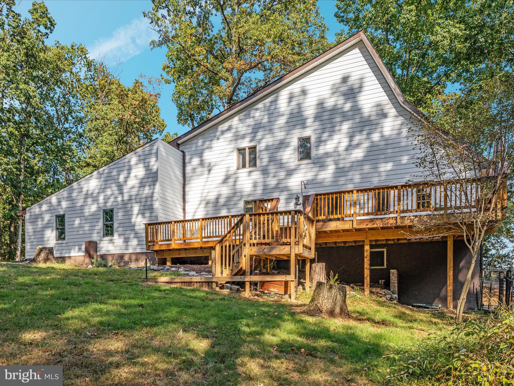 214 WALNUT DRIVE