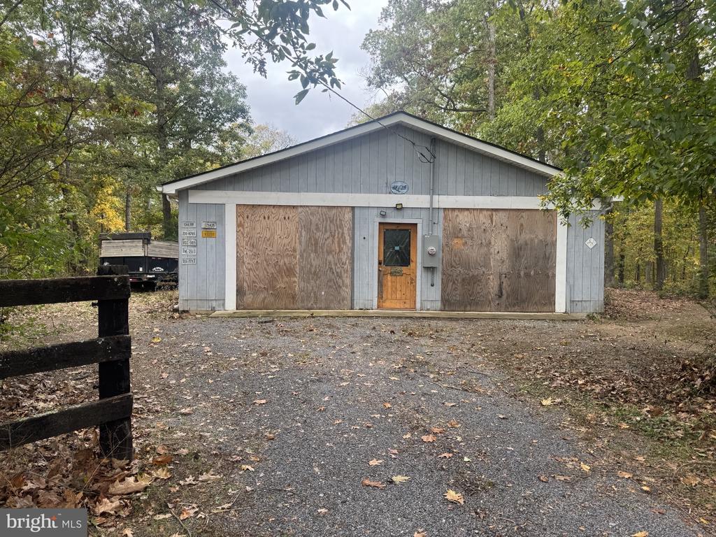 214 WALNUT DRIVE