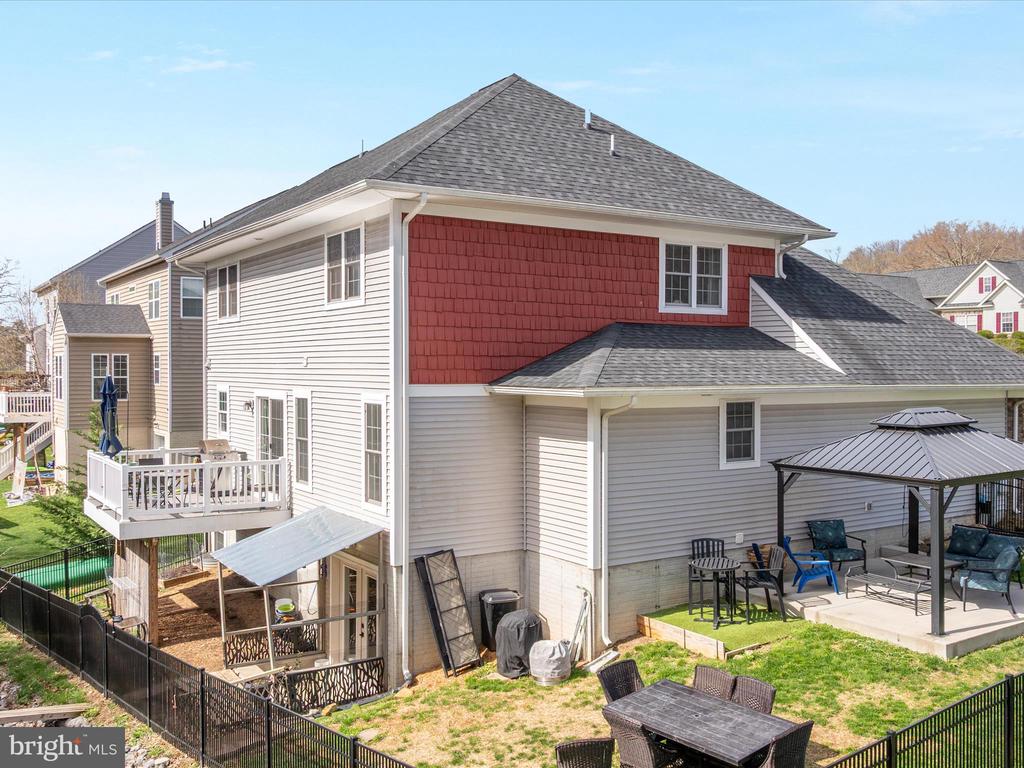 112 Colonial Dr