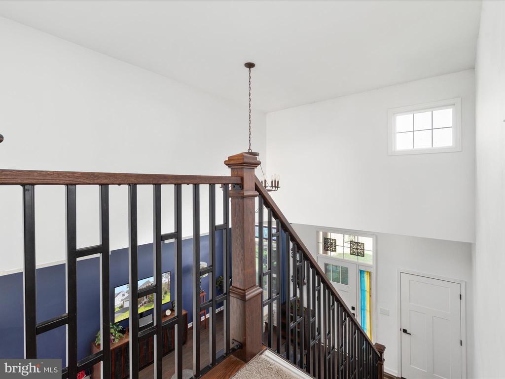 112 Colonial Dr