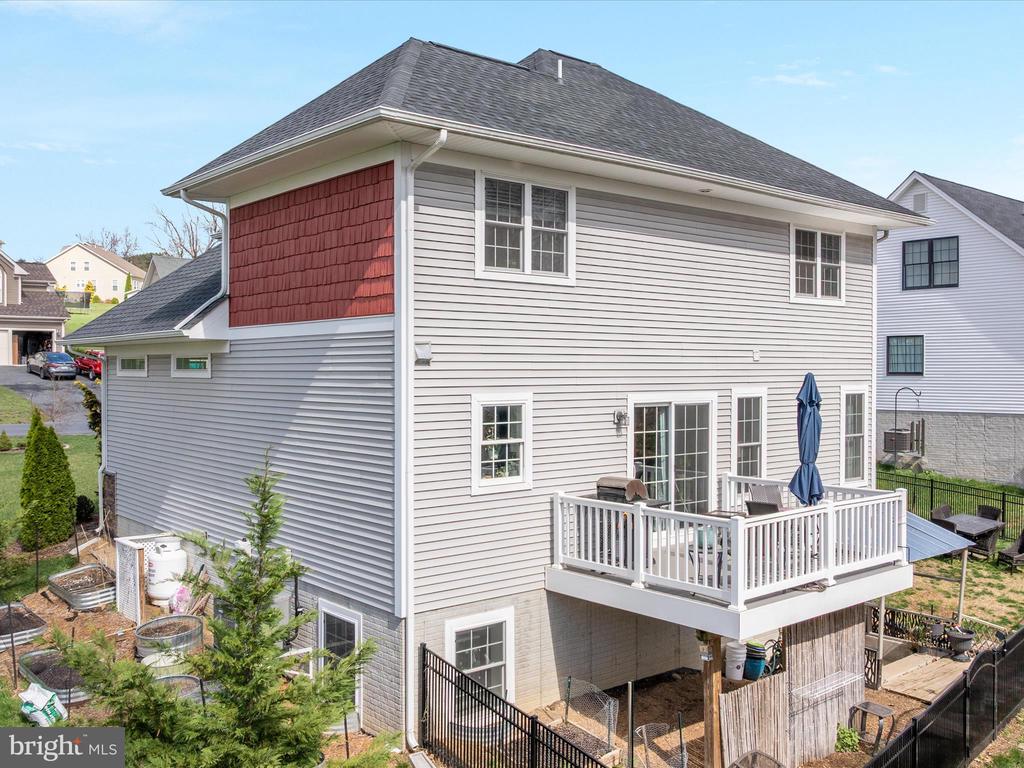 112 Colonial Dr
