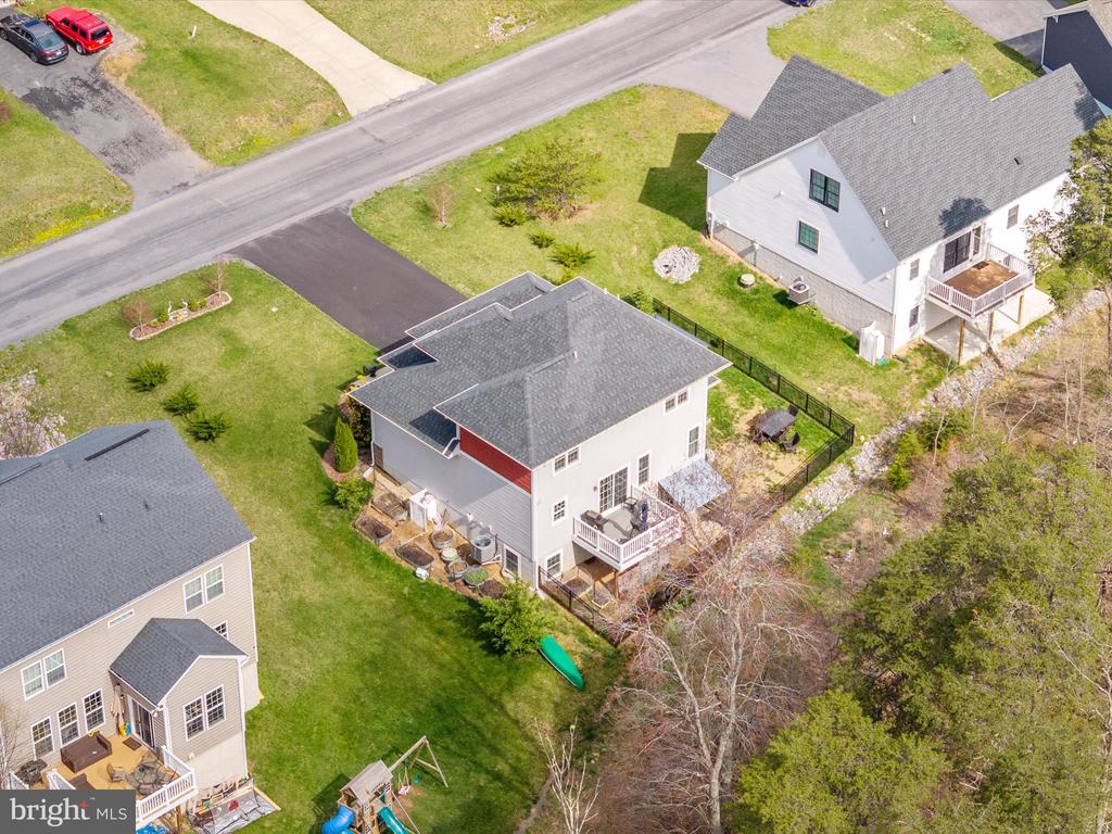112 Colonial Dr
