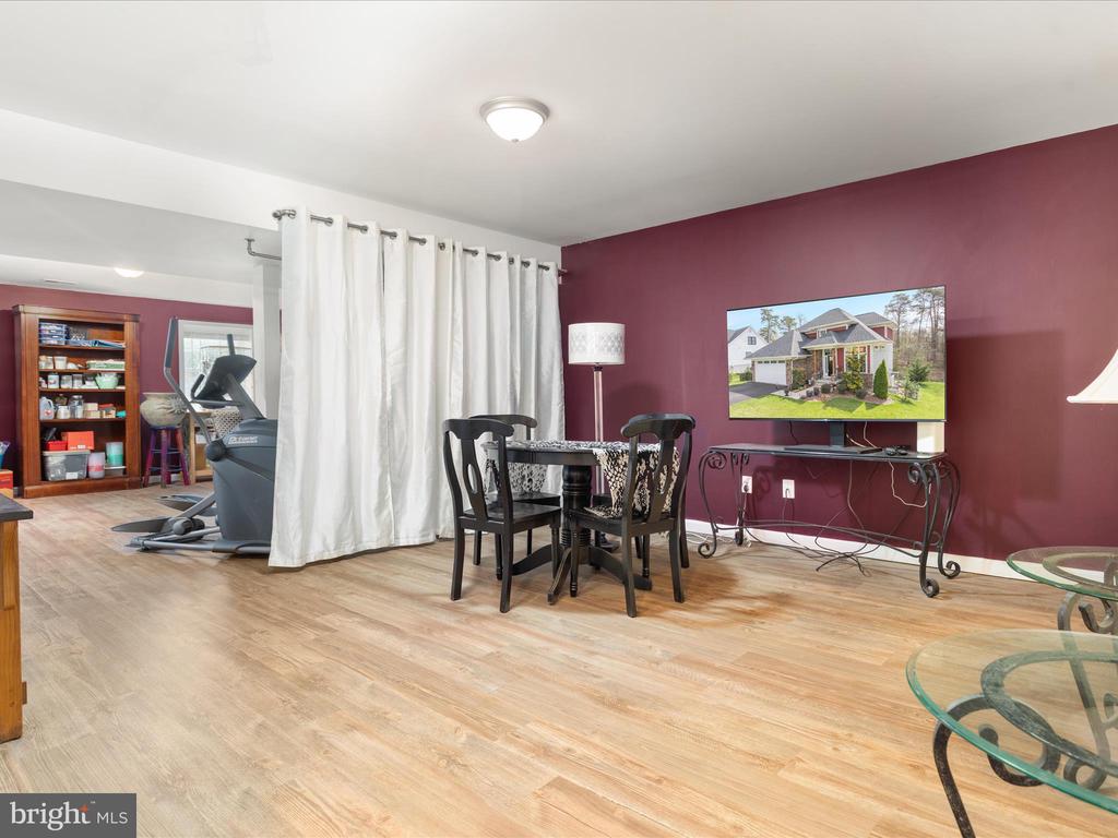 112 Colonial Dr