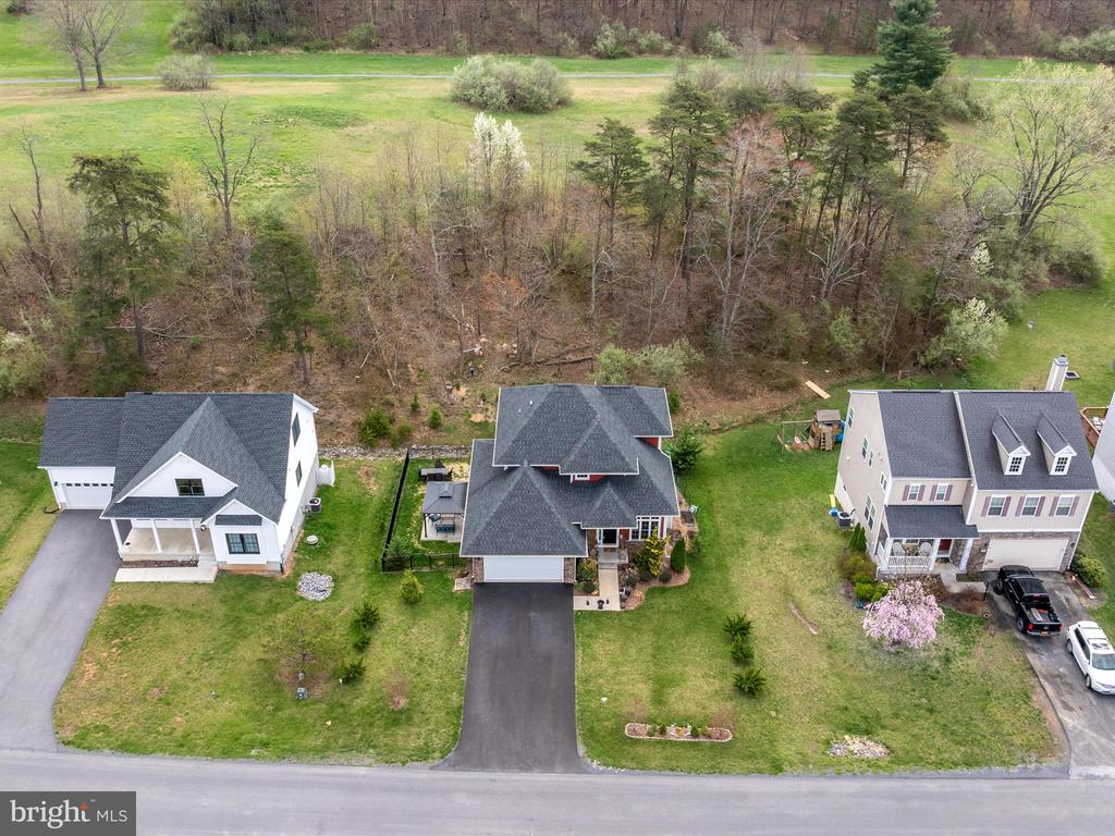 112 Colonial Dr
