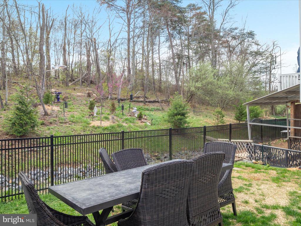 112 Colonial Dr