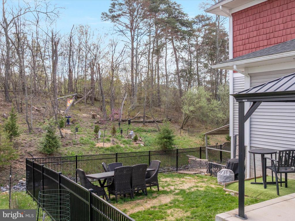 112 Colonial Dr