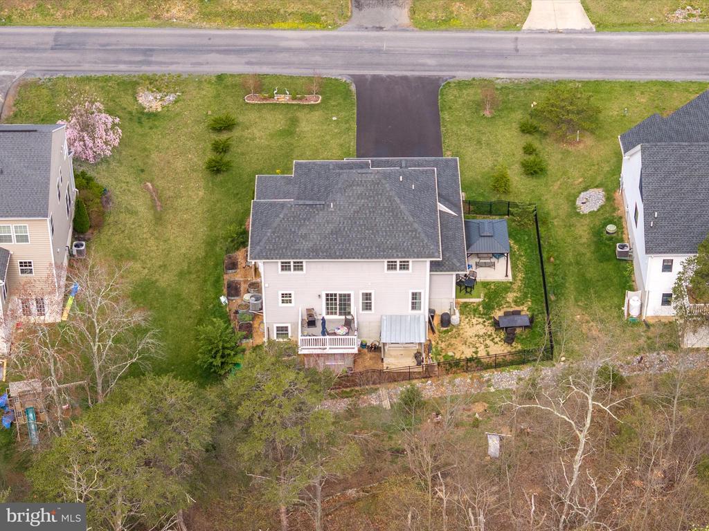112 Colonial Dr