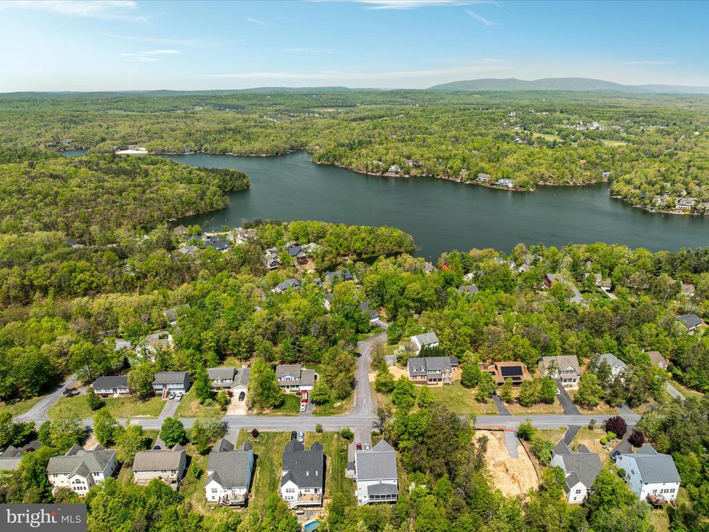 124 Downhill Cir