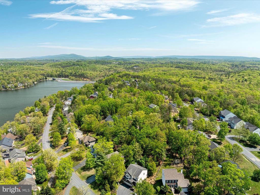 124 Downhill Cir