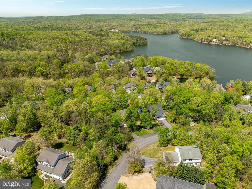 124 Downhill Cir