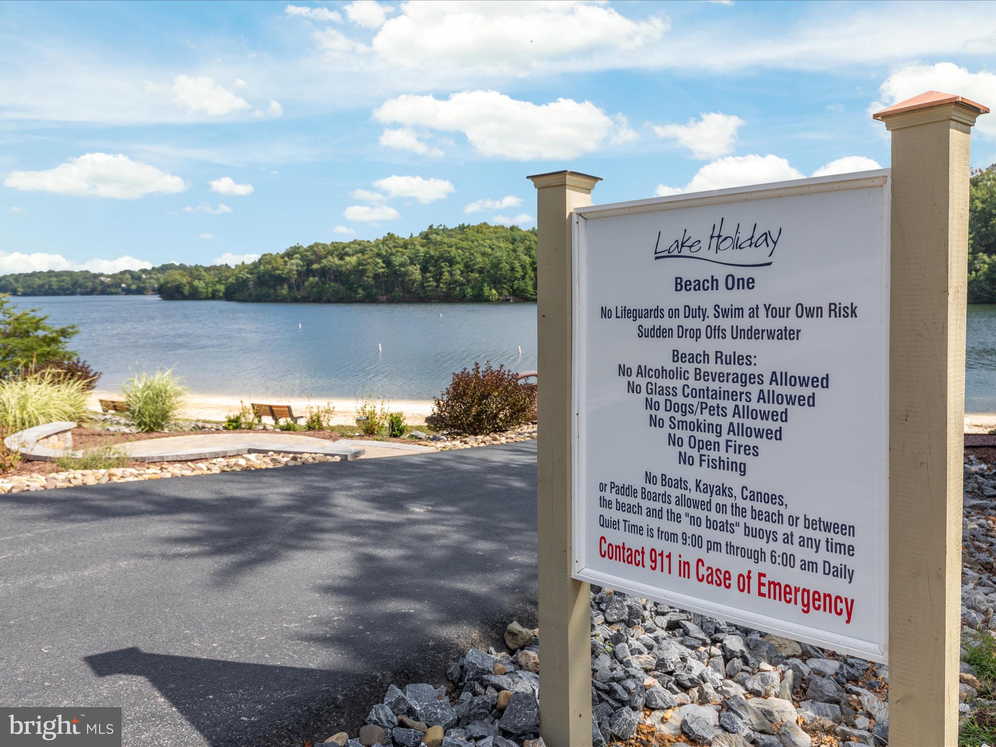 228 Sunset Cir