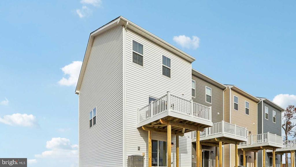 180 MUNSEE CIRCLE