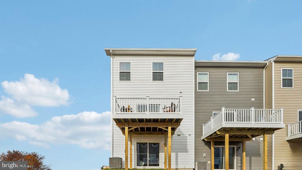 180 MUNSEE CIRCLE