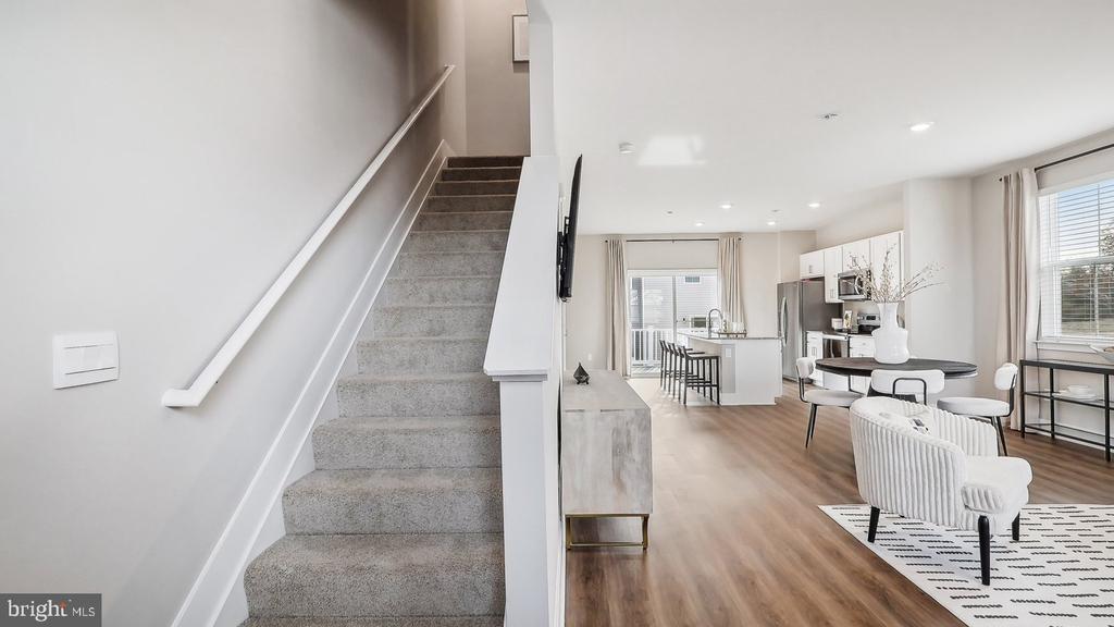 180 MUNSEE CIRCLE