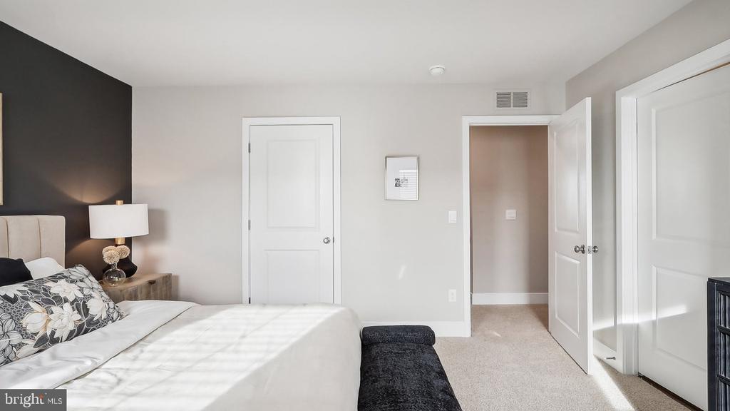 180 MUNSEE CIRCLE