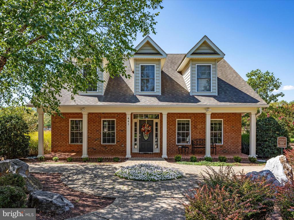 107 Bluets Dr
