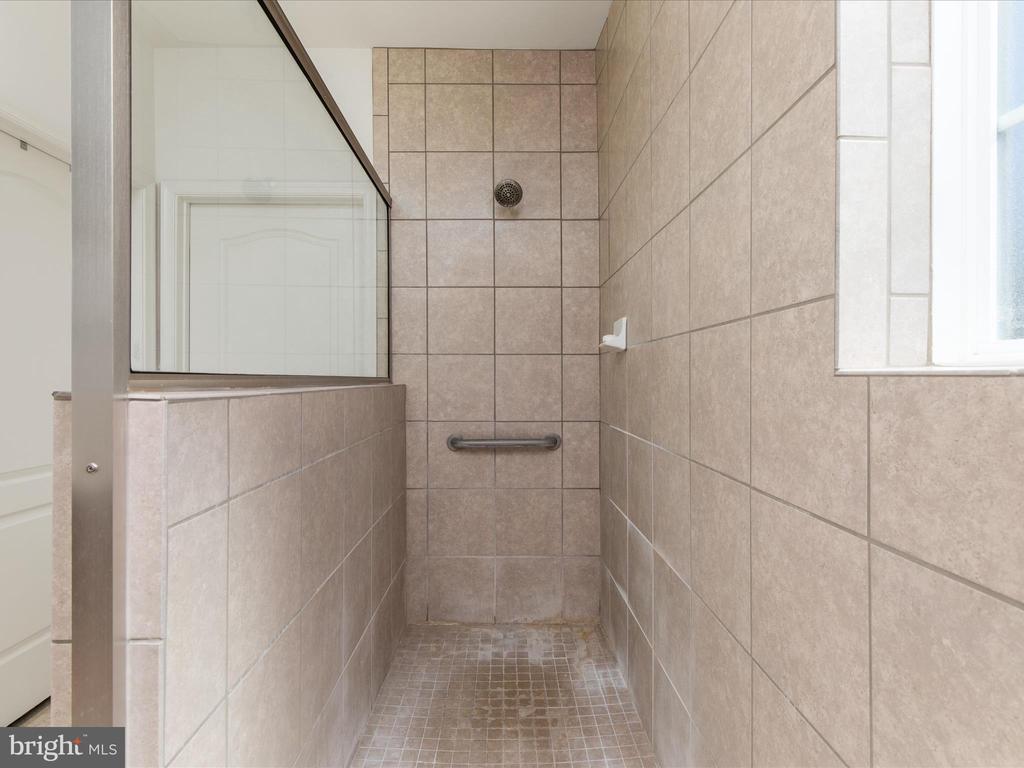 107 Bluets Dr