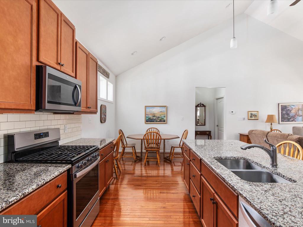 107 Bluets Dr