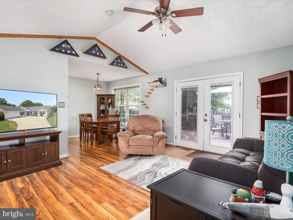 112 Hammer Ct
