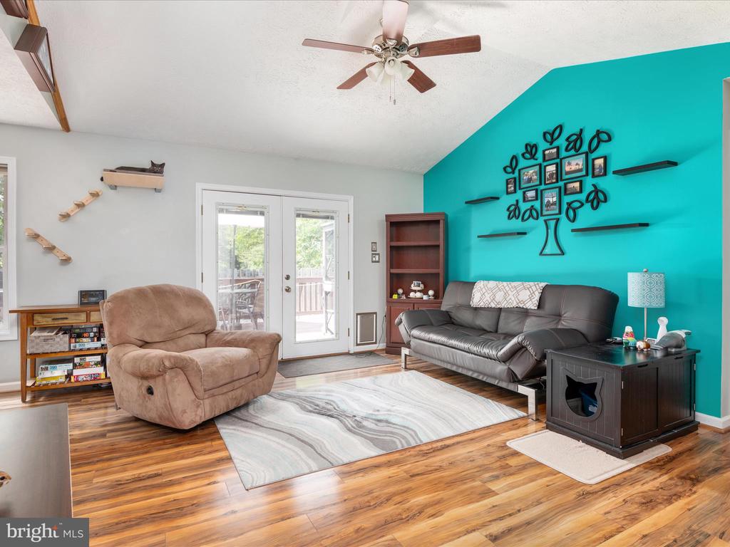 112 Hammer Ct