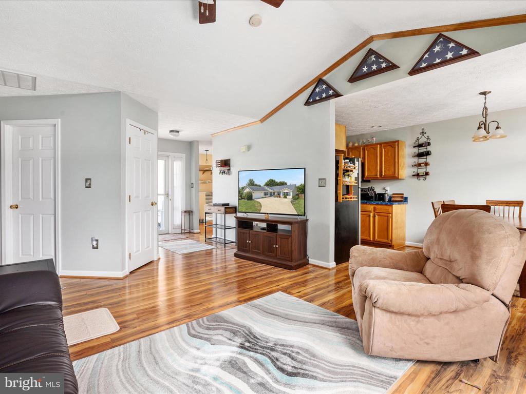 112 Hammer Ct