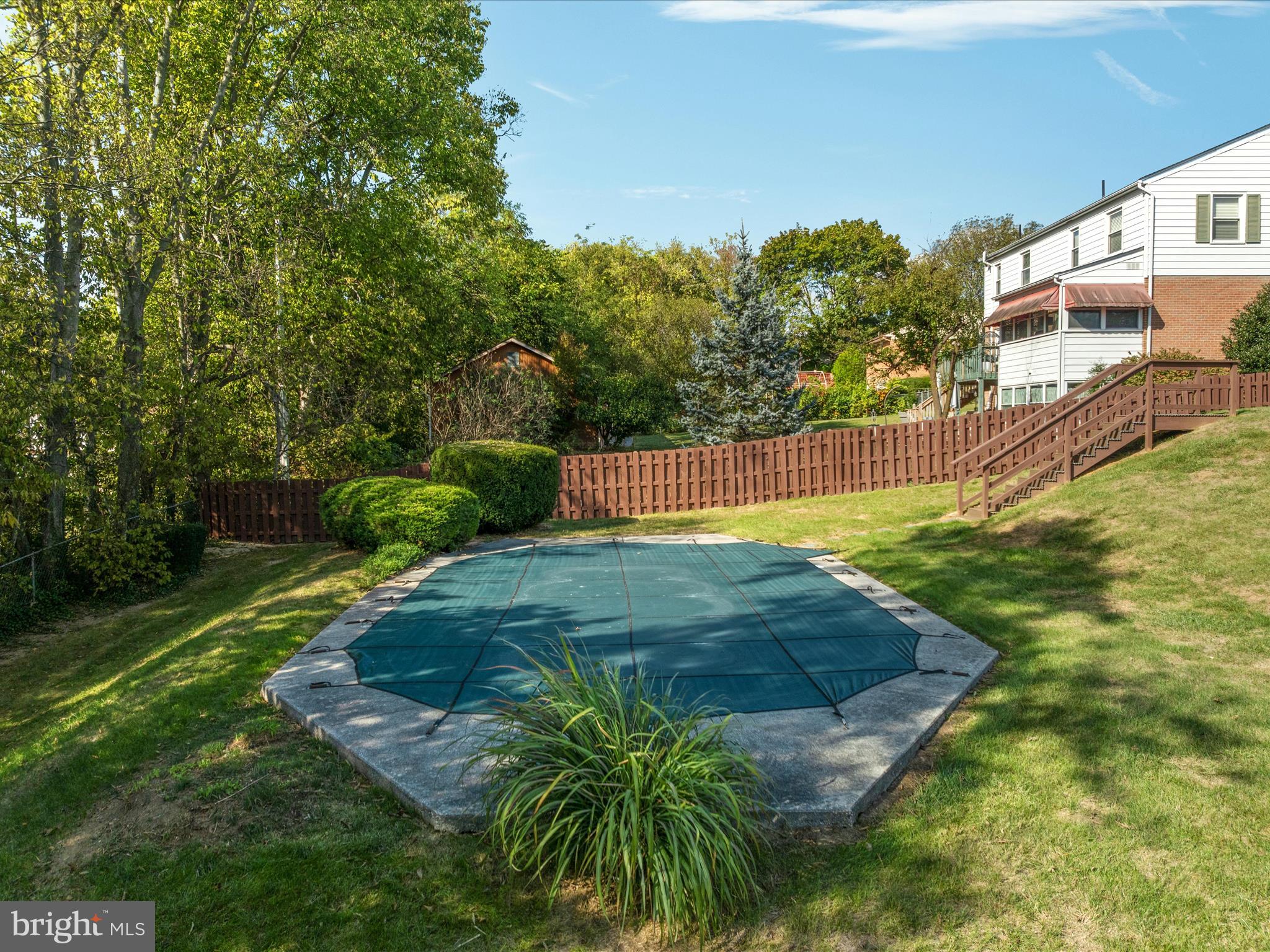 138 COUNTRY CLUB CIRCLE