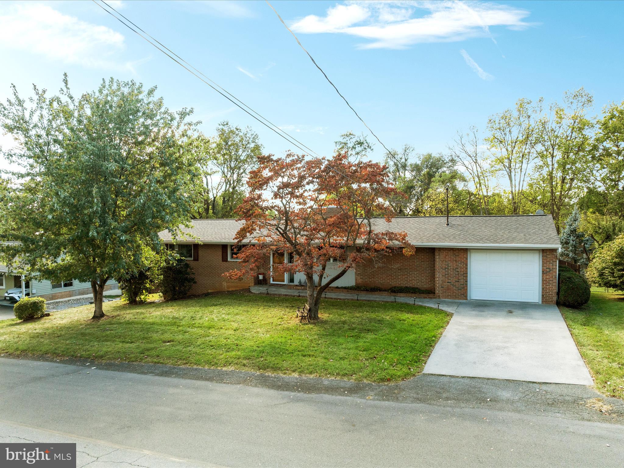 138 COUNTRY CLUB CIRCLE