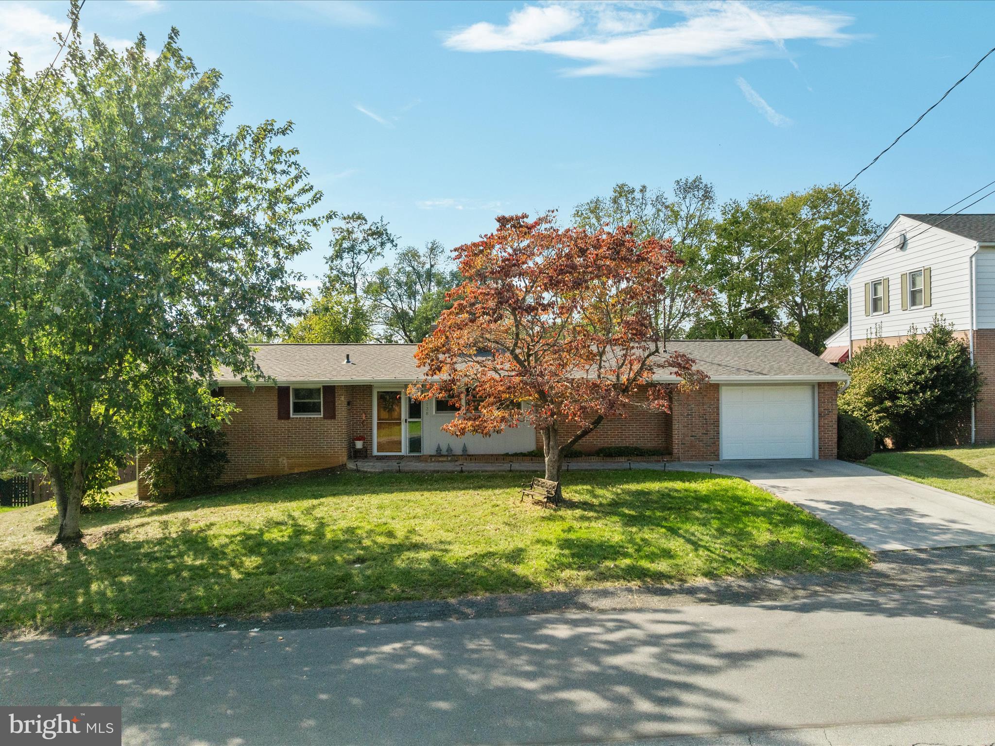 138 COUNTRY CLUB CIRCLE